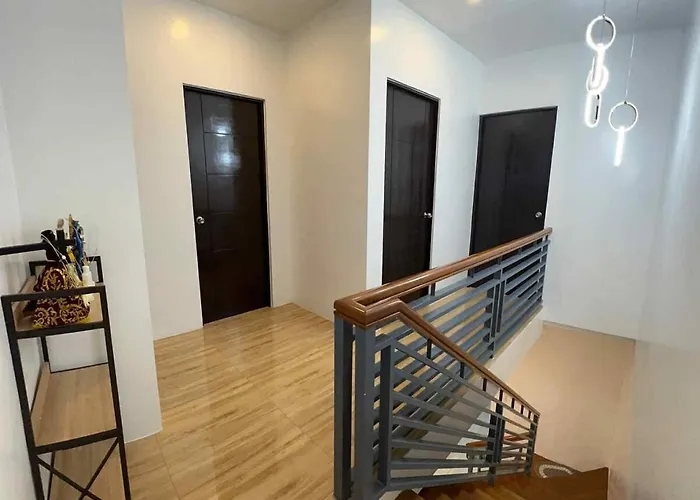 4 Bedroom House For 5-6 Guests