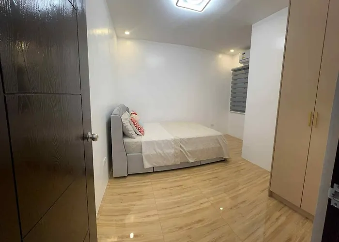 4 Bedroom House For 5-6 Guests Holiday home Manila