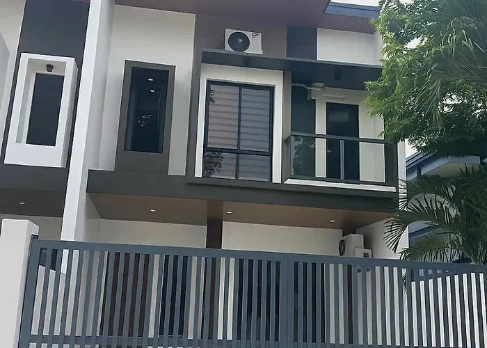 4 Bedroom House For 5-6 Guests Holiday home *