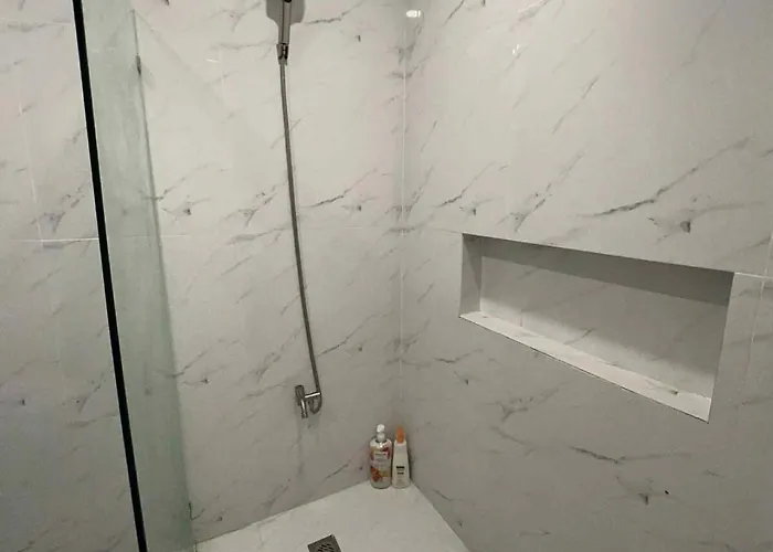 4 Bedroom House For 5-6 Guests * Manila